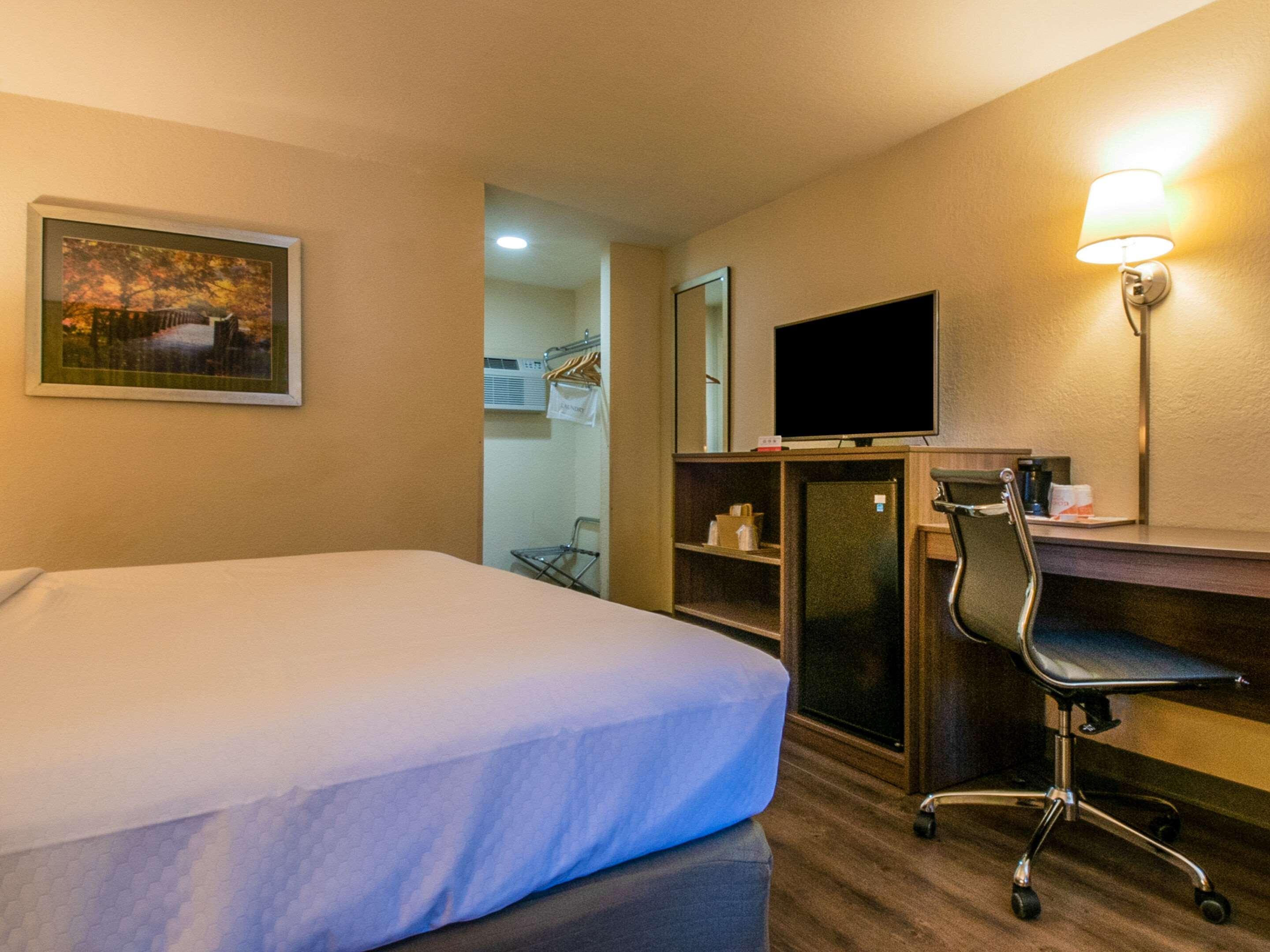 Econo Lodge Cherokee Near River Park エクステリア 写真