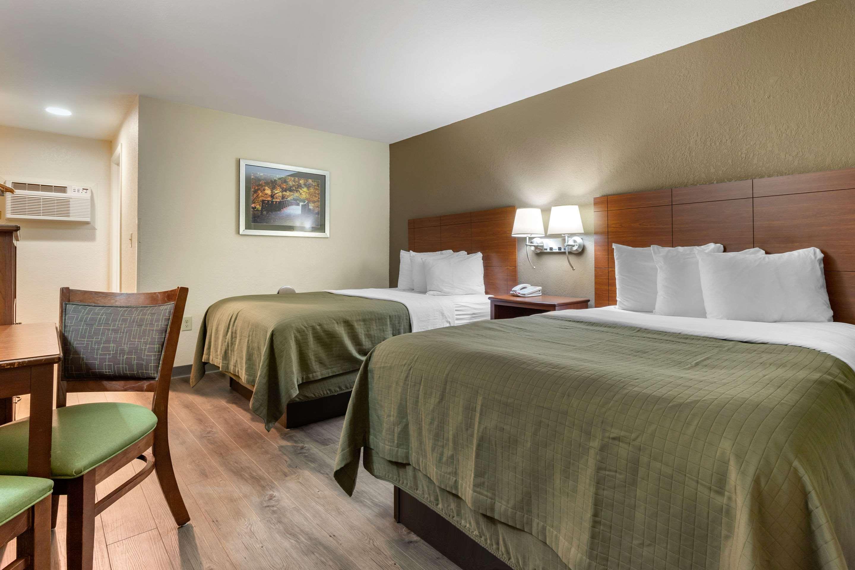 Econo Lodge Cherokee Near River Park エクステリア 写真