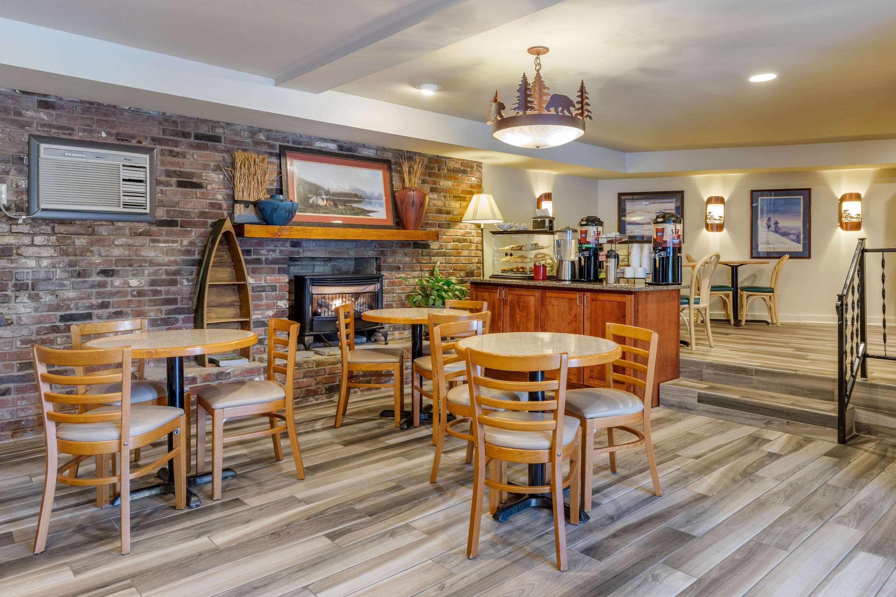 Econo Lodge Cherokee Near River Park エクステリア 写真