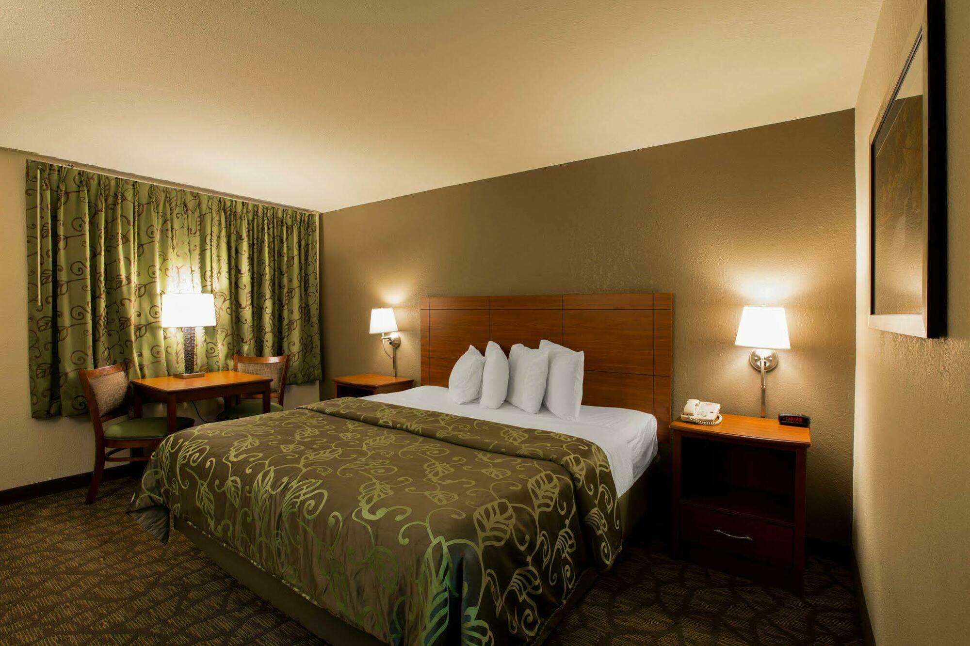 Econo Lodge Cherokee Near River Park エクステリア 写真