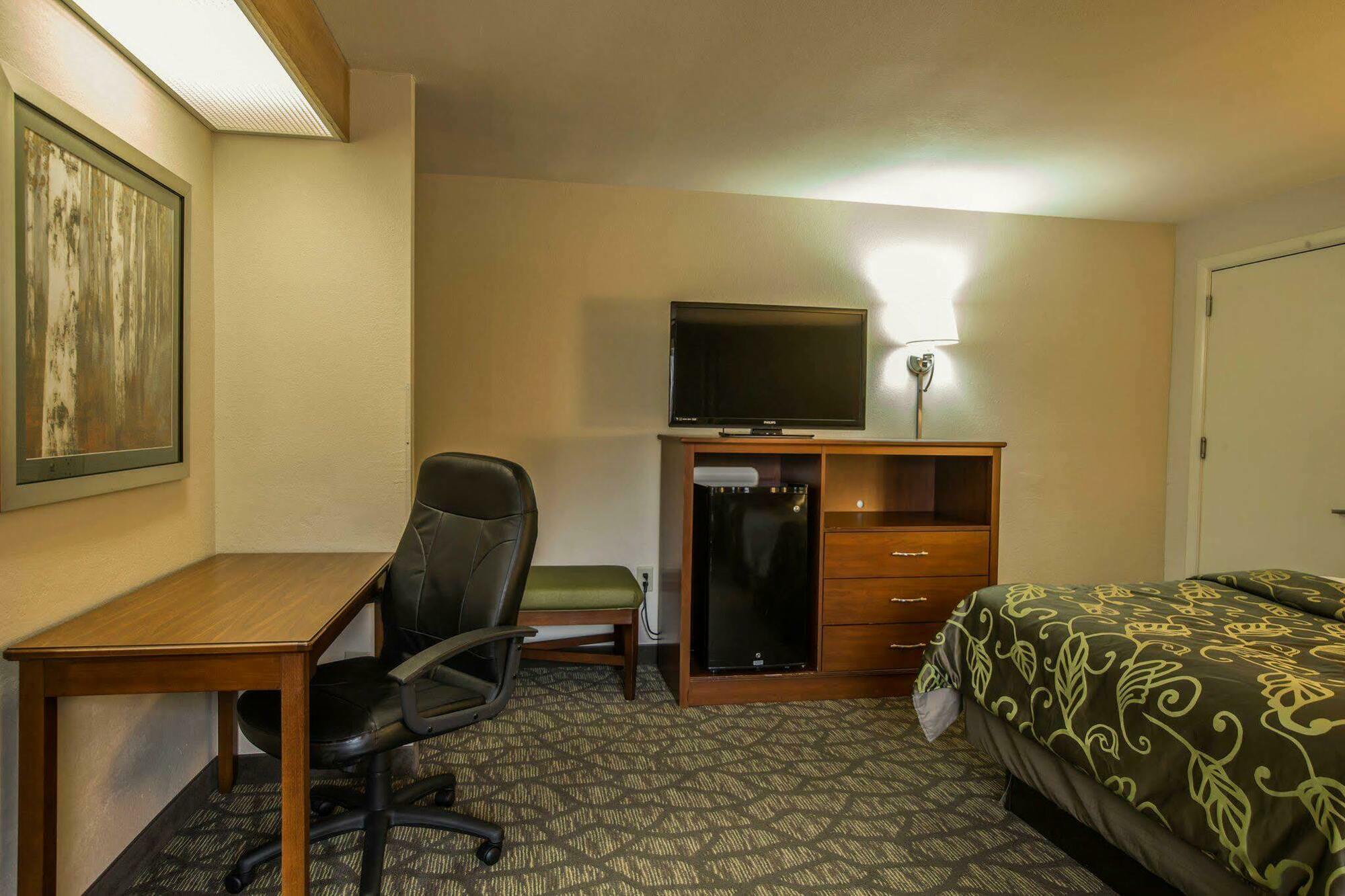Econo Lodge Cherokee Near River Park エクステリア 写真